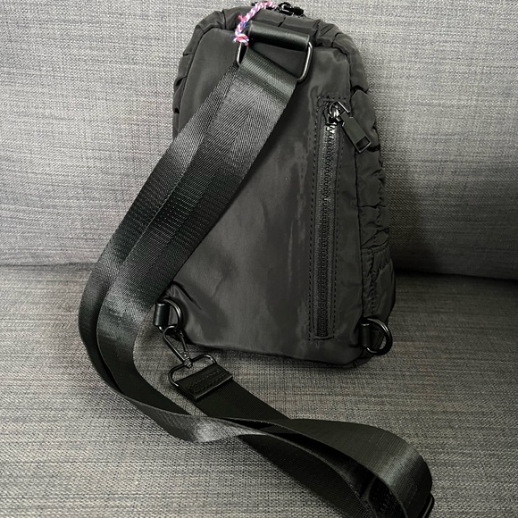 NWT URBAN EXPRESSIONS CONVERTIBLE BACKPACK SLING SHOULDER BAG - Picture 3 of 9